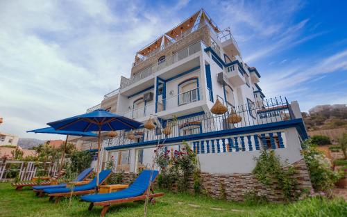 BLUE WAVE LODGE