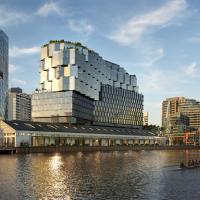 1 Hotel Melbourne, hotel sa Docklands, Melbourne