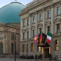 Rocco Forte Hotel De Rome, Mitte, Berlín, hótel á þessu svæði