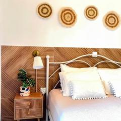 Mesogitonia House