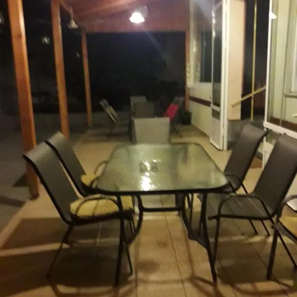 Nana Hotel, hotel u gradu Kamena Vurla