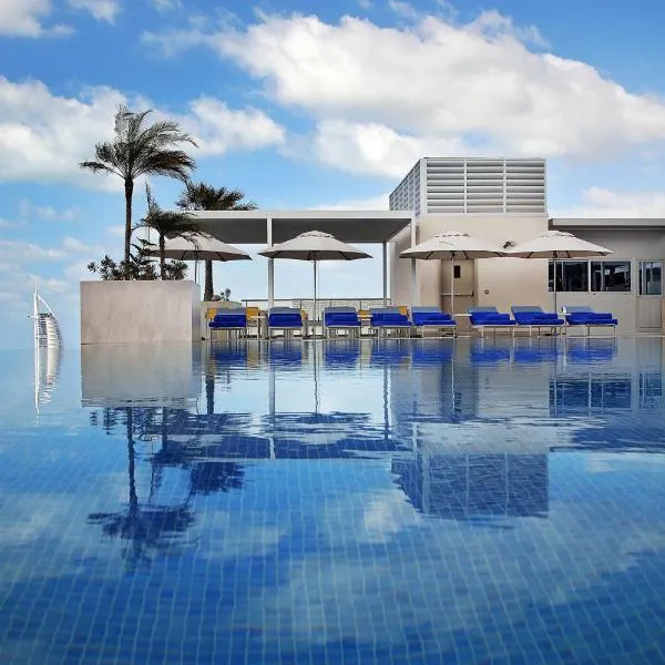 Grand Cosmopolitan Hotel, hotel em Dubai