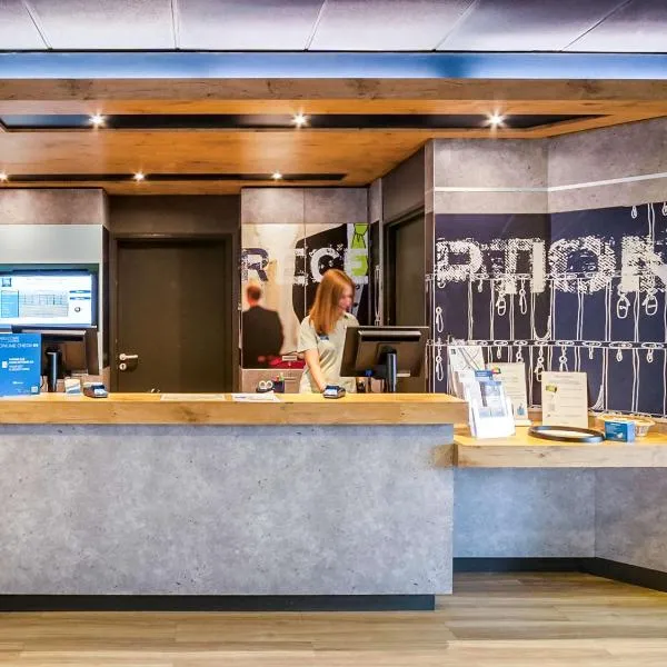 ibis Budget Courbevoie Paris La Défense, hôtel à Courbevoie