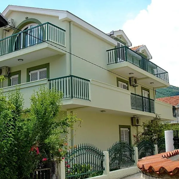 Apartments Odalović, מלון בביילה