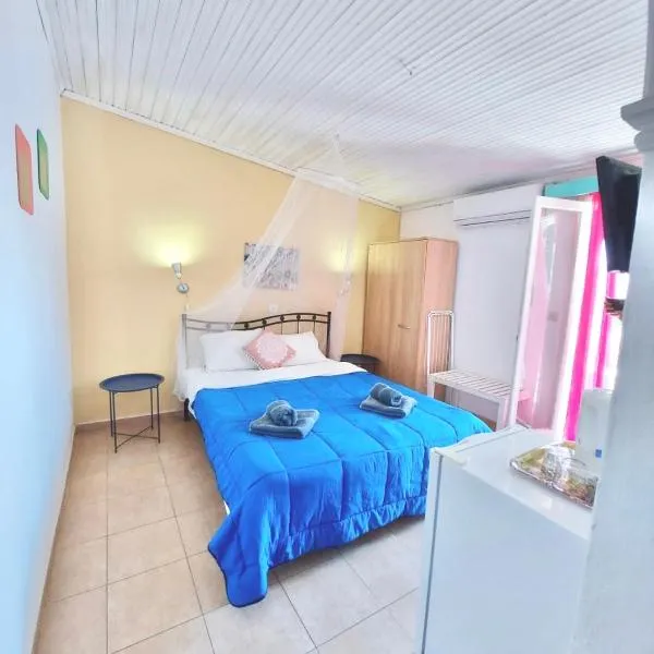 Avra Budget Beach Rooms, hotel din Benitses