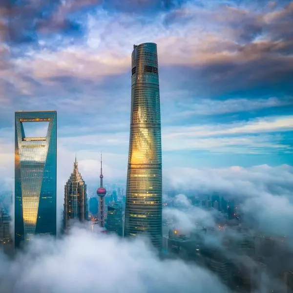 J Hotel, Shanghai Tower - Above All Else, Overlooking the Bund, hotell i Shanghai