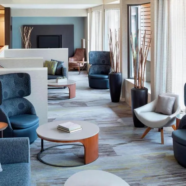 Courtyard by Marriott Tarrytown Westchester County، فندق في تاريتاون