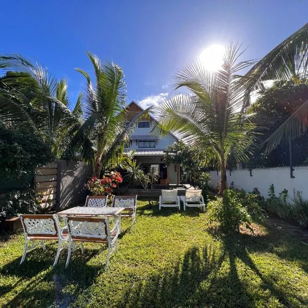Tropical 3-bedrooms Coastal Residence Creolia, hotel in Grand Baie