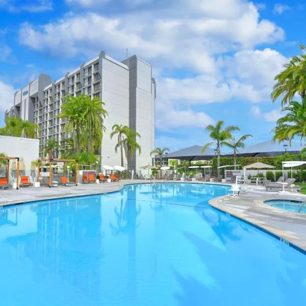 Hilton Irvine/Orange County Airport, hotel in Irvine