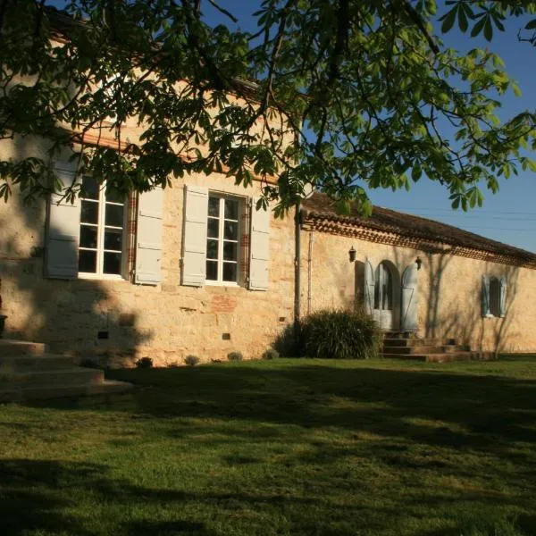 Le Farat Bed & Breakfast, hotel u gradu 'Auvillar'