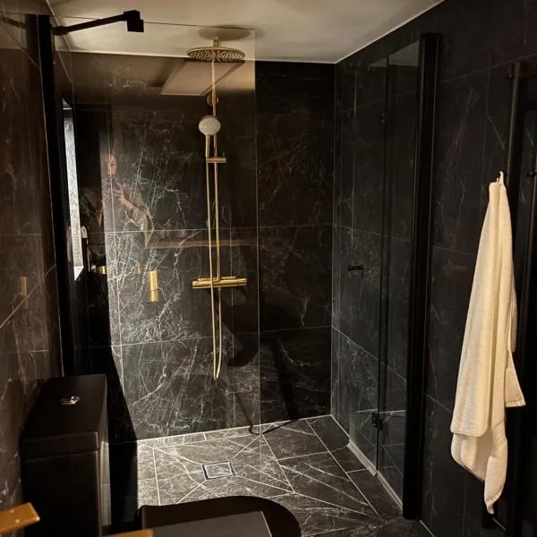 Studio 54, central lägenhet i toppskick, hotel v mestu Mölndal